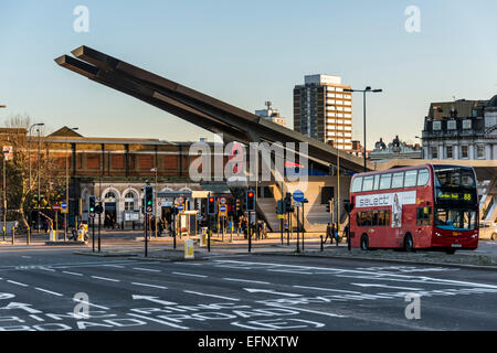 La gare routière de Vauxhall, Londres est à l'Arrondissement de Lambeth et est mis à jour par Transport for London Banque D'Images