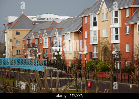 Salford Quays village sur 9 Quai le long du Canal Érié marins Banque D'Images