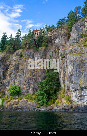 Amérique du Nord, le Canada, la Colombie-Britannique, l'île de Quadra, chambre en haut de falaise Banque D'Images
