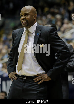 Berkeley CA. 07Th Feb 2015. L'entraîneur-chef Martin Cuonzo en Californie au cours de match de basket-ball NCAA UCLA Bruins entre et la Californie Golden Bears 64-62 gagner à Berkeley en Californie Pavillon Hass © csm/Alamy Live News Banque D'Images