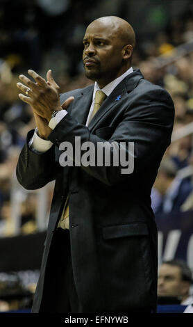 Berkeley CA. 07Th Feb 2015. L'entraîneur-chef Martin Cuonzo en Californie au cours de match de basket-ball NCAA UCLA Bruins entre et la Californie Golden Bears 64-62 gagner à Berkeley en Californie Pavillon Hass © csm/Alamy Live News Banque D'Images