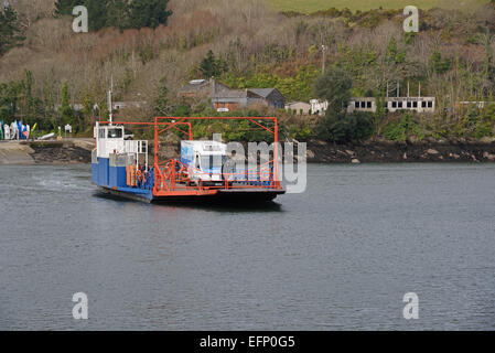 Le Fowey à Bodinnick traversée en ferry vers la station de Bodinnick. Banque D'Images