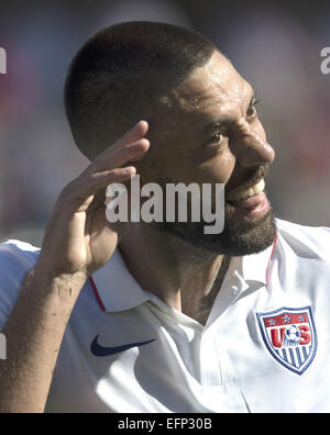 Carson City, États-Unis. Feb 8, 2015. Clint Dempsey de la United States célèbre après avoir marqué contre le Panama au cours d'un match amical de football à Carson City, aux États-Unis, le 8 février 2015. Les États-Unis ont remporté 2-0. Crédit : Yang Lei/Xinhua/Alamy Live News Banque D'Images