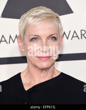 Los Angeles, Californie, USA. Feb 8, 2015. Annie Lennox arrive pour la 57e cérémonie annuelle de remise des prix Grammy au Staples Center. Credit : Lisa O'Connor/ZUMA/Alamy Fil Live News Banque D'Images