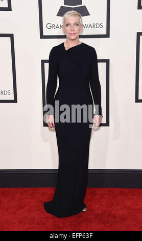 Los Angeles, Californie, USA. Feb 8, 2015. Annie Lennox arrive pour la 57e cérémonie annuelle de remise des prix Grammy au Staples Center. Credit : Lisa O'Connor/ZUMA/Alamy Fil Live News Banque D'Images