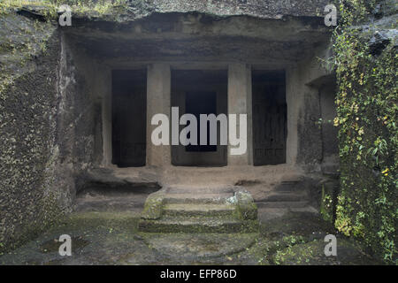 Cave 90 General-View. Grottes Kanheri, Borivali Mumbai, Inde. Banque D'Images