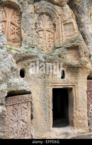 Khatchkar, cross-stone, Guéghard monastère, Geghardavank, province de Kotayk, en Arménie Banque D'Images