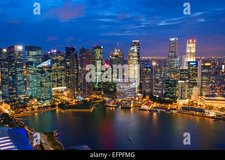 Centre-ville Quartier des affaires central de nuit, à Singapour, en Asie du Sud-Est, l'Asie Banque D'Images