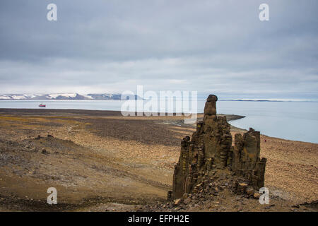 Formation de grès unique dans un paysage stérile sur Freemansundet, Banque D'Images