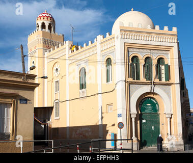 Le Centre de Cordoue, la mosquée centrale de bâtiment conçu par Enrique Nieto 1945, Melilla, en Afrique du Nord, Espagne Banque D'Images