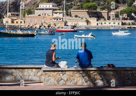 Port de Soller est une base populaire pour la randonnée dans les montagnes de Tramuntana Banque D'Images