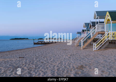 Une vue de cabanes de plage de Wells next the Sea, Norfolk, Angleterre, Royaume-Uni, Europe Banque D'Images