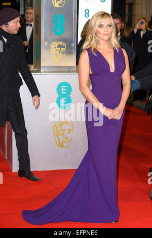 Reese Witherspoon arrive sur le tapis rouge pour l'EE British Academy Film Awards le 08/02/2015 au Royal Opera House, Londres. Photo par Julie Edwards Banque D'Images