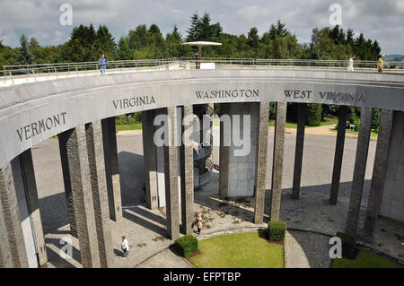 BASTOGNE, BELGIQUE - AOÛT 2010 : le mémorial américain sur la colline du Mardasson Banque D'Images