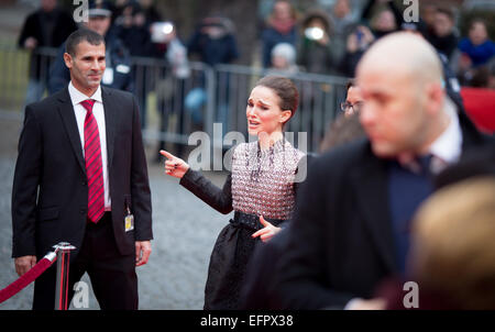 L'actrice Natalie Portman nous arrive pour un débat sur le film La septième feu pendant le 65e Festival International du Film de Berlin, Berlinale, à Berlinalepalast à Berlin, Allemagne, le 07 février 2015. Portman est l'un des producteurs exécutifs du film. La Berlinale se déroule du 05 février au 15 février 2015. Photo : Kay Nietfeld/dpa Banque D'Images