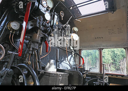 Une vue à l'intérieur de la cabine d'ex BR loco No.70000 'Britannia' au Bishops Lydeard station, West Somerset Railway, England UK Banque D'Images