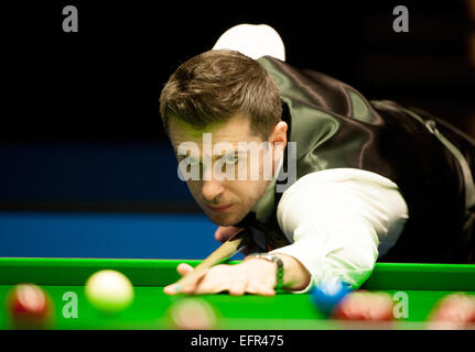 Berlin, Allemagne. Le 08 février, 2015. Mark Selby (GBR) en action lors de la finale du Masters de Snooker 2015 allemand à Berlin, Allemagne, 08 février 2015. Foto : Oliver Mehlis/zb - AUCUN FIL SERVICE - © dpa/Alamy Live News Banque D'Images