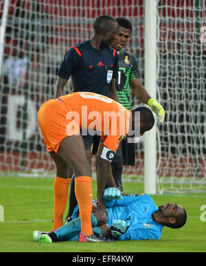 Bata, en Guinée équatoriale. Le 08 février, 2015. Finale de la coupe d'Afrique des nations. Razak Braimah (GHA) Yaya Touré et Barry (CIV) l'équipe de Côte d'Ivoire a remporté la finale contre le Ghana avec un 9-8 spectaculaire victoire de tirs. Credit : Action Plus Sport/Alamy Live News Banque D'Images