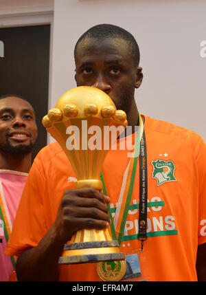 Bata, en Guinée équatoriale. Le 08 février, 2015. Finale de la coupe d'Afrique des nations. Yaya Gnegneri Toure Célébrations de l'équipe de Côte d'Ivoire a remporté la finale contre le Ghana avec un 9-8 spectaculaire victoire de tirs. Credit : Action Plus Sport/Alamy Live News Banque D'Images