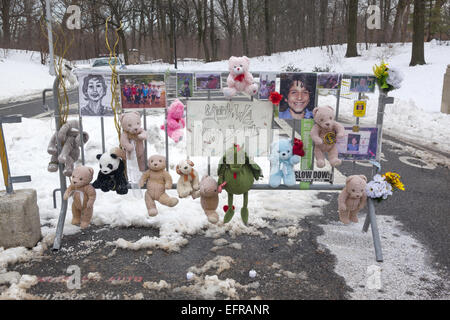 Mémorial à Sammy Cohen Eckstein, 12, près de l'emplacement de sa mort sur Prospect Park West à Brooklyn où il a été touché par une voiture. Banque D'Images