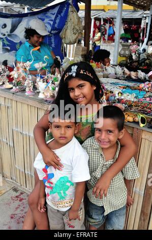 De l'artisanat- port de Puerto Pizarro. Ministère de Tumbes .PÉROU Banque D'Images