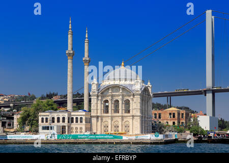 Mosquée Ortakôy ou Buyuk Mecidiye Camii (1856), l'arrêt Bosphorus, Istanbul, Turquie Banque D'Images