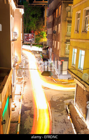 Beyoglu, Bostanbasi street, vision de nuit d'Istanbul, Turquie Banque D'Images