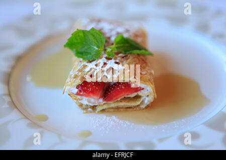 Mille feuille aux fraises Banque D'Images