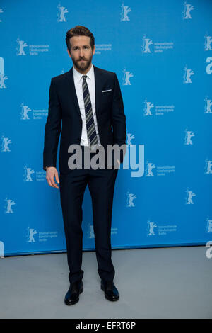 Berlin, Allemagne. 09Th Feb 2015. L'acteur Ryan Reynolds assiste à une séance de la femme dans l'or pendant le 65e Festival International du Film de Berlin, Berlinale, à l'hôtel Hyatt à Berlin, Allemagne, le 09 février 2015. Photo : Hubert Boesl : dpa Crédit photo alliance/Alamy Live News Banque D'Images