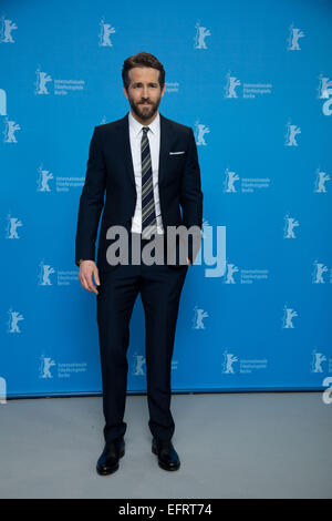 Berlin, Allemagne. 09Th Feb 2015. L'acteur Ryan Reynolds assiste à une séance de la femme dans l'or pendant le 65e Festival International du Film de Berlin, Berlinale, à l'hôtel Hyatt à Berlin, Allemagne, le 09 février 2015. Photo : Hubert Boesl : dpa Crédit photo alliance/Alamy Live News Banque D'Images