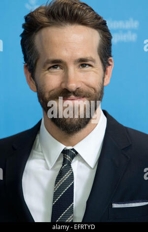 Berlin, Allemagne. 09Th Feb 2015. L'acteur Ryan Reynolds assiste à une séance de la femme dans l'or pendant le 65e Festival International du Film de Berlin, Berlinale, à l'hôtel Hyatt à Berlin, Allemagne, le 09 février 2015. Photo : Hubert Boesl : dpa Crédit photo alliance/Alamy Live News Banque D'Images