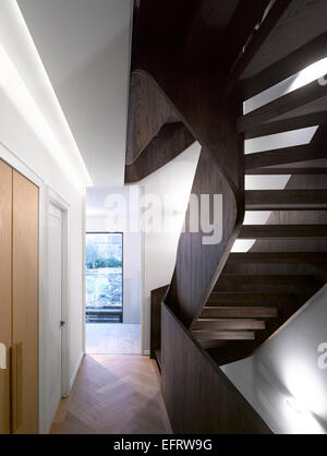 St Johns' Verger, Londres, Royaume-Uni. Architecte : John Smart architectes, 2013. Escalier. Banque D'Images