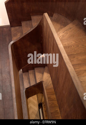 St Johns' Verger, Londres, Royaume-Uni. Architecte : John Smart architectes, 2013. Escalier. Banque D'Images