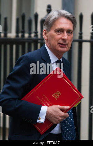 Londres, 10 février 2015. Les ministres arrivent à la réunion hebdomadaire du cabinet au 10 Downing Street. Sur la photo : le secrétaire à la défense, Philip Hammond Crédit : Paul Davey/Alamy Live News Banque D'Images