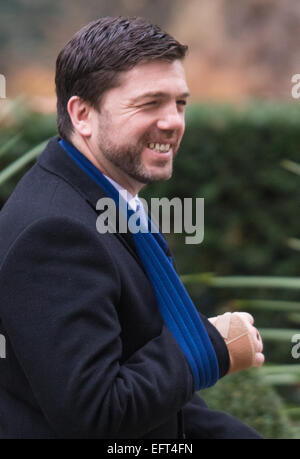 Londres, 10 février 2015. Les ministres arrivent à la réunion hebdomadaire du cabinet au 10 Downing Street. Sur la photo : Secrétaire Gallois Stephen Crabb Crédit : Paul Davey/Alamy Live News Banque D'Images