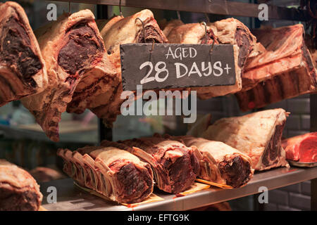 Le Hampstead Butcher et Providore vitrine réfrigérateur avec le bœuf vieilli à sec. 28 jours plus... Banque D'Images