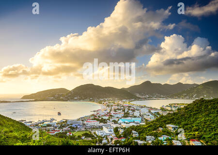 Sint Maarten, Philipsburg, Antilles néerlandaises cityscape au Great Salt Pond. Banque D'Images