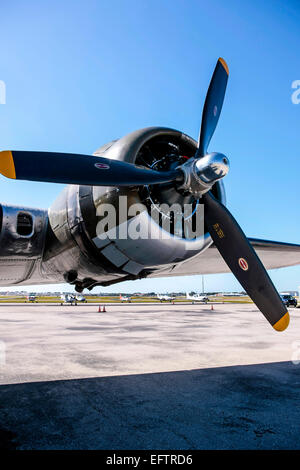 L'un des quatre moteurs radiaux Curtiss-Wright 1820-97 sur le B17G Flying Fortress, 'Aluminium couvert' WW2 bomber plane Banque D'Images