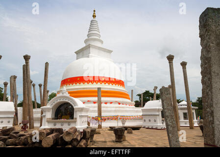 Thuparama Dagoba, Anuradhapura, Sri Lanka. Banque D'Images