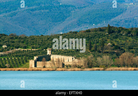 Isola Polvese, château médiéval, le lac Trasimène, Ombrie, Italie Banque D'Images