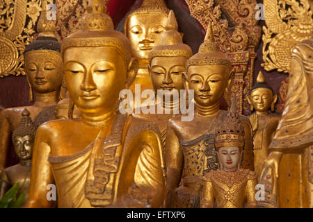 Statues de Bouddha dans le Wat Jong Kham monastère, Keng Tung / Kengtung, Shan State, Myanmar / Birmanie Banque D'Images