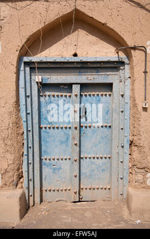 Vieille porte dans la vieille ville d'Al Hamra Oman Banque D'Images