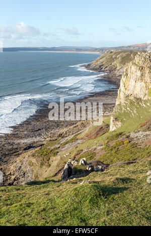 Le chemin de la Côte Sud du Pays de Galles sur la péninsule de Gower, à l'ouest de Pulldu la tête, Oxwich Bay dans la distance Banque D'Images