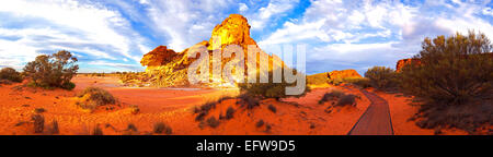 Les roches de la vallée de l'arc-en-ciel paysage paysages sentier de randonnée de l'outback Australie Centrale australienne gommiers Territoire du Nord Banque D'Images