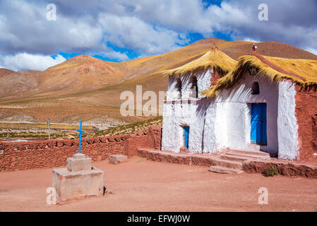 Toit de paille à l'église près de Machuca San Pedro de Atacama, Chili Banque D'Images