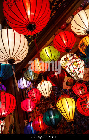 Lanternes de soie traditionnelle, Hoi An, Vietnam. Banque D'Images