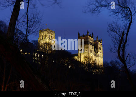 Cathédrale de Durham lit up at night Banque D'Images