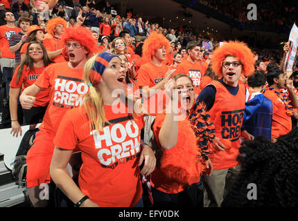 Charlottesville, Virginia, USA. Jan 31, 2015. Virginie fans lors d'un match de basket-ball le 31 janvier 2015 à Charlottesville, VA. Duc a gagné 69-63. © Andrew Shurtleff/ZUMA/Alamy Fil Live News Banque D'Images