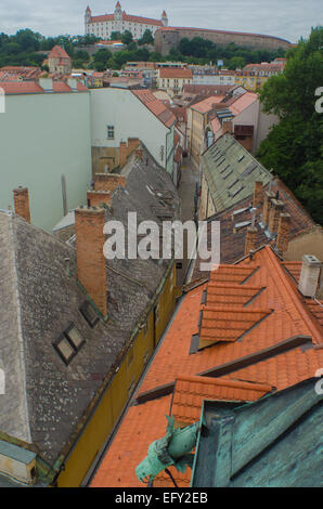 La porte Saint-michel, construit en 1300, une fois servi de la fortification médiévale de Bratislava, Slovaquie. Banque D'Images