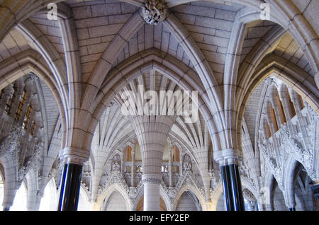 Le néo-gothique ornée de l'intérieur de la loi sur le Parlement du Canada à Ottawa, Ontario. Banque D'Images